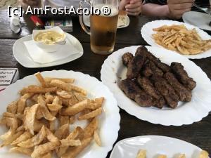 P10 [AUG-2018] Burghezul de lângă casă – Bistro Burghez - mici şi cartofi prăjiţi