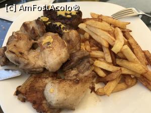 [P06] Restaurantul La Barca - scăricica+mici+cartofi prăjiţi » foto by nicole33
 - 
<span class="allrVoted glyphicon glyphicon-heart hidden" id="av1037017"></span>
<a class="m-l-10 hidden" id="sv1037017" onclick="voting_Foto_DelVot(,1037017,4083)" role="button">șterge vot <span class="glyphicon glyphicon-remove"></span></a>
<a id="v91037017" class=" c-red"  onclick="voting_Foto_SetVot(1037017)" role="button"><span class="glyphicon glyphicon-heart-empty"></span> <b>LIKE</b> = Votează poza</a> <img class="hidden"  id="f1037017W9" src="/imagini/loader.gif" border="0" /><span class="AjErrMes hidden" id="e1037017ErM"></span>