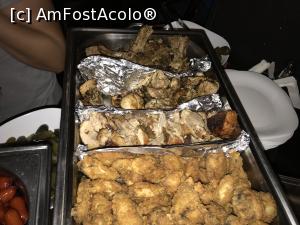 [P11] High Life Tavern & Pub - aripioare de pui pane, friptură de porc la tavă, pastramă de pui şi coste de porc, iar în stânga castraveciorii muraţi în saramură » foto by nicole33
 - 
<span class="allrVoted glyphicon glyphicon-heart hidden" id="av1063759"></span>
<a class="m-l-10 hidden" id="sv1063759" onclick="voting_Foto_DelVot(,1063759,4083)" role="button">șterge vot <span class="glyphicon glyphicon-remove"></span></a>
<a id="v91063759" class=" c-red"  onclick="voting_Foto_SetVot(1063759)" role="button"><span class="glyphicon glyphicon-heart-empty"></span> <b>LIKE</b> = Votează poza</a> <img class="hidden"  id="f1063759W9" src="/imagini/loader.gif" border="0" /><span class="AjErrMes hidden" id="e1063759ErM"></span>