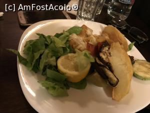 [P17] High Life Tavern & Pub - altă farfurie de la masa noastră » foto by nicole33
 - 
<span class="allrVoted glyphicon glyphicon-heart hidden" id="av1063767"></span>
<a class="m-l-10 hidden" id="sv1063767" onclick="voting_Foto_DelVot(,1063767,4083)" role="button">șterge vot <span class="glyphicon glyphicon-remove"></span></a>
<a id="v91063767" class=" c-red"  onclick="voting_Foto_SetVot(1063767)" role="button"><span class="glyphicon glyphicon-heart-empty"></span> <b>LIKE</b> = Votează poza</a> <img class="hidden"  id="f1063767W9" src="/imagini/loader.gif" border="0" /><span class="AjErrMes hidden" id="e1063767ErM"></span>