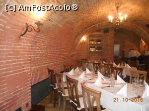 [P13] Crama Domnească - Crama, locul cel mai reprezentativ din restaurant.  » foto by iulianic
 - 
<span class="allrVoted glyphicon glyphicon-heart hidden" id="av804375"></span>
<a class="m-l-10 hidden" id="sv804375" onclick="voting_Foto_DelVot(,804375,4083)" role="button">șterge vot <span class="glyphicon glyphicon-remove"></span></a>
<a id="v9804375" class=" c-red"  onclick="voting_Foto_SetVot(804375)" role="button"><span class="glyphicon glyphicon-heart-empty"></span> <b>LIKE</b> = Votează poza</a> <img class="hidden"  id="f804375W9" src="/imagini/loader.gif" border="0" /><span class="AjErrMes hidden" id="e804375ErM"></span>