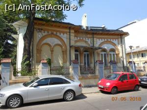 [P20] Ciorbărie - Unitatea din Calea Dorobanți, nr. 73. Vis-a-vis, frumoase clădiri vechi.  » foto by iulianic
 - 
<span class="allrVoted glyphicon glyphicon-heart hidden" id="av964641"></span>
<a class="m-l-10 hidden" id="sv964641" onclick="voting_Foto_DelVot(,964641,4083)" role="button">șterge vot <span class="glyphicon glyphicon-remove"></span></a>
<a id="v9964641" class=" c-red"  onclick="voting_Foto_SetVot(964641)" role="button"><span class="glyphicon glyphicon-heart-empty"></span> <b>LIKE</b> = Votează poza</a> <img class="hidden"  id="f964641W9" src="/imagini/loader.gif" border="0" /><span class="AjErrMes hidden" id="e964641ErM"></span>