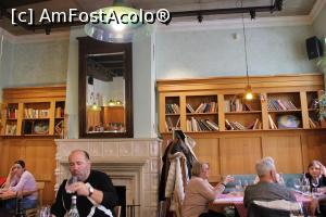 [P06] București, Restaurantul City Grill Covaci, Sala de la etaj este și Bibliotecă!! » foto by mprofeanu
 - 
<span class="allrVoted glyphicon glyphicon-heart hidden" id="av1163050"></span>
<a class="m-l-10 hidden" id="sv1163050" onclick="voting_Foto_DelVot(,1163050,4083)" role="button">șterge vot <span class="glyphicon glyphicon-remove"></span></a>
<a id="v91163050" class=" c-red"  onclick="voting_Foto_SetVot(1163050)" role="button"><span class="glyphicon glyphicon-heart-empty"></span> <b>LIKE</b> = Votează poza</a> <img class="hidden"  id="f1163050W9" src="/imagini/loader.gif" border="0" /><span class="AjErrMes hidden" id="e1163050ErM"></span>