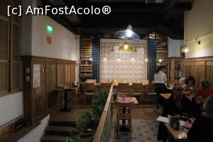 [P07] București, Restaurantul City Grill Covaci, Sala de la etaj avea și un zid despărțitor, de fapt erau două încăperi » foto by mprofeanu
 - 
<span class="allrVoted glyphicon glyphicon-heart hidden" id="av1163051"></span>
<a class="m-l-10 hidden" id="sv1163051" onclick="voting_Foto_DelVot(,1163051,4083)" role="button">șterge vot <span class="glyphicon glyphicon-remove"></span></a>
<a id="v91163051" class=" c-red"  onclick="voting_Foto_SetVot(1163051)" role="button"><span class="glyphicon glyphicon-heart-empty"></span> <b>LIKE</b> = Votează poza</a> <img class="hidden"  id="f1163051W9" src="/imagini/loader.gif" border="0" /><span class="AjErrMes hidden" id="e1163051ErM"></span>