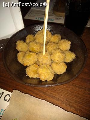 [P09] The Temple Social Pub - Miss Olive, sosită cu mare întârziere la masa noastră... și lăsată cam cum a venit » foto by Dragoș_MD
 - 
<span class="allrVoted glyphicon glyphicon-heart hidden" id="av1065231"></span>
<a class="m-l-10 hidden" id="sv1065231" onclick="voting_Foto_DelVot(,1065231,4083)" role="button">șterge vot <span class="glyphicon glyphicon-remove"></span></a>
<a id="v91065231" class=" c-red"  onclick="voting_Foto_SetVot(1065231)" role="button"><span class="glyphicon glyphicon-heart-empty"></span> <b>LIKE</b> = Votează poza</a> <img class="hidden"  id="f1065231W9" src="/imagini/loader.gif" border="0" /><span class="AjErrMes hidden" id="e1065231ErM"></span>