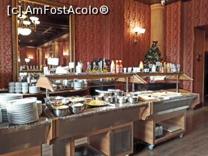 [P19] Hotel Capitol Bucuresti. Bufet suedez.  » foto by Floria
 - 
<span class="allrVoted glyphicon glyphicon-heart hidden" id="av1138177"></span>
<a class="m-l-10 hidden" id="sv1138177" onclick="voting_Foto_DelVot(,1138177,4083)" role="button">șterge vot <span class="glyphicon glyphicon-remove"></span></a>
<a id="v91138177" class=" c-red"  onclick="voting_Foto_SetVot(1138177)" role="button"><span class="glyphicon glyphicon-heart-empty"></span> <b>LIKE</b> = Votează poza</a> <img class="hidden"  id="f1138177W9" src="/imagini/loader.gif" border="0" /><span class="AjErrMes hidden" id="e1138177ErM"></span>