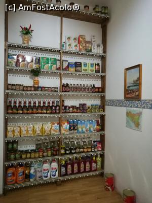 [P06] În interior, raftul cu minunății » foto by crismis
 - 
<span class="allrVoted glyphicon glyphicon-heart hidden" id="av905359"></span>
<a class="m-l-10 hidden" id="sv905359" onclick="voting_Foto_DelVot(,905359,4083)" role="button">șterge vot <span class="glyphicon glyphicon-remove"></span></a>
<a id="v9905359" class=" c-red"  onclick="voting_Foto_SetVot(905359)" role="button"><span class="glyphicon glyphicon-heart-empty"></span> <b>LIKE</b> = Votează poza</a> <img class="hidden"  id="f905359W9" src="/imagini/loader.gif" border="0" /><span class="AjErrMes hidden" id="e905359ErM"></span>