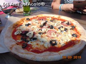 [P15] pizza Quattro stagioni » foto by Yolanda
 - 
<span class="allrVoted glyphicon glyphicon-heart hidden" id="av1112154"></span>
<a class="m-l-10 hidden" id="sv1112154" onclick="voting_Foto_DelVot(,1112154,4083)" role="button">șterge vot <span class="glyphicon glyphicon-remove"></span></a>
<a id="v91112154" class=" c-red"  onclick="voting_Foto_SetVot(1112154)" role="button"><span class="glyphicon glyphicon-heart-empty"></span> <b>LIKE</b> = Votează poza</a> <img class="hidden"  id="f1112154W9" src="/imagini/loader.gif" border="0" /><span class="AjErrMes hidden" id="e1112154ErM"></span>