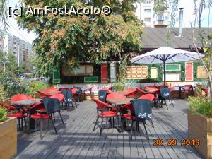 [P19] in spate lânga perete e o canapea lunga în culori vesele de-a latul terasei » foto by Yolanda
 - 
<span class="allrVoted glyphicon glyphicon-heart hidden" id="av1112158"></span>
<a class="m-l-10 hidden" id="sv1112158" onclick="voting_Foto_DelVot(,1112158,4083)" role="button">șterge vot <span class="glyphicon glyphicon-remove"></span></a>
<a id="v91112158" class=" c-red"  onclick="voting_Foto_SetVot(1112158)" role="button"><span class="glyphicon glyphicon-heart-empty"></span> <b>LIKE</b> = Votează poza</a> <img class="hidden"  id="f1112158W9" src="/imagini/loader.gif" border="0" /><span class="AjErrMes hidden" id="e1112158ErM"></span>