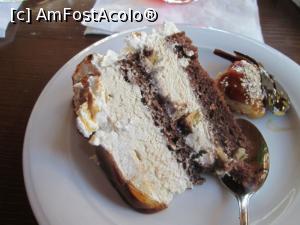 [P25] Așa arăta tortul secționat. Cremă cu nes și caramel.  » foto by Zoazore
 - 
<span class="allrVoted glyphicon glyphicon-heart hidden" id="av904841"></span>
<a class="m-l-10 hidden" id="sv904841" onclick="voting_Foto_DelVot(,904841,4083)" role="button">șterge vot <span class="glyphicon glyphicon-remove"></span></a>
<a id="v9904841" class=" c-red"  onclick="voting_Foto_SetVot(904841)" role="button"><span class="glyphicon glyphicon-heart-empty"></span> <b>LIKE</b> = Votează poza</a> <img class="hidden"  id="f904841W9" src="/imagini/loader.gif" border="0" /><span class="AjErrMes hidden" id="e904841ErM"></span>