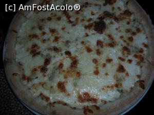 [P09] Pizza lui @roth. 4 brânze!  » foto by Zoazore
 - 
<span class="allrVoted glyphicon glyphicon-heart hidden" id="av944196"></span>
<a class="m-l-10 hidden" id="sv944196" onclick="voting_Foto_DelVot(,944196,4083)" role="button">șterge vot <span class="glyphicon glyphicon-remove"></span></a>
<a id="v9944196" class=" c-red"  onclick="voting_Foto_SetVot(944196)" role="button"><span class="glyphicon glyphicon-heart-empty"></span> <b>LIKE</b> = Votează poza</a> <img class="hidden"  id="f944196W9" src="/imagini/loader.gif" border="0" /><span class="AjErrMes hidden" id="e944196ErM"></span>