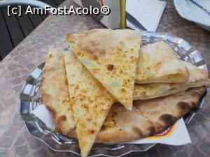 [P16] Focaccia caldă cu usturoi » foto by Zoazore
 - 
<span class="allrVoted glyphicon glyphicon-heart hidden" id="av1030209"></span>
<a class="m-l-10 hidden" id="sv1030209" onclick="voting_Foto_DelVot(,1030209,4083)" role="button">șterge vot <span class="glyphicon glyphicon-remove"></span></a>
<a id="v91030209" class=" c-red"  onclick="voting_Foto_SetVot(1030209)" role="button"><span class="glyphicon glyphicon-heart-empty"></span> <b>LIKE</b> = Votează poza</a> <img class="hidden"  id="f1030209W9" src="/imagini/loader.gif" border="0" /><span class="AjErrMes hidden" id="e1030209ErM"></span>