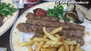 [P04] Restaurantul Naser - kebabul din amestec de vita cu oaie plus garniturile din dotare » foto by kiwivik
 - 
<span class="allrVoted glyphicon glyphicon-heart hidden" id="av550909"></span>
<a class="m-l-10 hidden" id="sv550909" onclick="voting_Foto_DelVot(,550909,4083)" role="button">șterge vot <span class="glyphicon glyphicon-remove"></span></a>
<a id="v9550909" class=" c-red"  onclick="voting_Foto_SetVot(550909)" role="button"><span class="glyphicon glyphicon-heart-empty"></span> <b>LIKE</b> = Votează poza</a> <img class="hidden"  id="f550909W9" src="/imagini/loader.gif" border="0" /><span class="AjErrMes hidden" id="e550909ErM"></span>