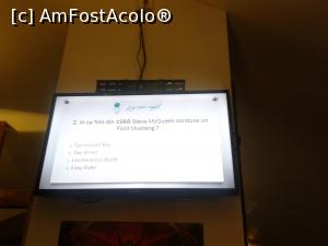 [P26] Pe aceste monitoare se derulau intrebarile. Noi scriam raspunsurile pe foi si la sfarsitul rundei le prezentam conducatorului de joc.  » foto by Aurici
 - 
<span class="allrVoted glyphicon glyphicon-heart hidden" id="av831595"></span>
<a class="m-l-10 hidden" id="sv831595" onclick="voting_Foto_DelVot(,831595,4083)" role="button">șterge vot <span class="glyphicon glyphicon-remove"></span></a>
<a id="v9831595" class=" c-red"  onclick="voting_Foto_SetVot(831595)" role="button"><span class="glyphicon glyphicon-heart-empty"></span> <b>LIKE</b> = Votează poza</a> <img class="hidden"  id="f831595W9" src="/imagini/loader.gif" border="0" /><span class="AjErrMes hidden" id="e831595ErM"></span>