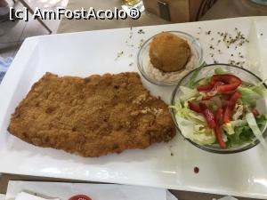 [P10] Snitel gigant, iar in castronel peste sosul de hrean trona oul pane » foto by mishu
 - 
<span class="allrVoted glyphicon glyphicon-heart hidden" id="av1280123"></span>
<a class="m-l-10 hidden" id="sv1280123" onclick="voting_Foto_DelVot(,1280123,4083)" role="button">șterge vot <span class="glyphicon glyphicon-remove"></span></a>
<a id="v91280123" class=" c-red"  onclick="voting_Foto_SetVot(1280123)" role="button"><span class="glyphicon glyphicon-heart-empty"></span> <b>LIKE</b> = Votează poza</a> <img class="hidden"  id="f1280123W9" src="/imagini/loader.gif" border="0" /><span class="AjErrMes hidden" id="e1280123ErM"></span>