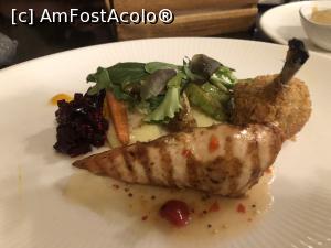 [P20] Caru' cu bere - "Puiul fandosit" - fandoseala pana la capat, un ciocanel pane (nesarat), o bucata (mai degraba bucatica, poza este mare) de piept de pui si in plan secund niste sfecla, piure, si ceva legume....dar a fost destul de ok » foto by mishu
 - 
<span class="allrVoted glyphicon glyphicon-heart hidden" id="av1281044"></span>
<a class="m-l-10 hidden" id="sv1281044" onclick="voting_Foto_DelVot(,1281044,4083)" role="button">șterge vot <span class="glyphicon glyphicon-remove"></span></a>
<a id="v91281044" class=" c-red"  onclick="voting_Foto_SetVot(1281044)" role="button"><span class="glyphicon glyphicon-heart-empty"></span> <b>LIKE</b> = Votează poza</a> <img class="hidden"  id="f1281044W9" src="/imagini/loader.gif" border="0" /><span class="AjErrMes hidden" id="e1281044ErM"></span>