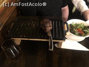 [P23] Caru' cu bere - de pe la vecinii de masa » foto by mishu
 - 
<span class="allrVoted glyphicon glyphicon-heart hidden" id="av1281047"></span>
<a class="m-l-10 hidden" id="sv1281047" onclick="voting_Foto_DelVot(,1281047,4083)" role="button">șterge vot <span class="glyphicon glyphicon-remove"></span></a>
<a id="v91281047" class=" c-red"  onclick="voting_Foto_SetVot(1281047)" role="button"><span class="glyphicon glyphicon-heart-empty"></span> <b>LIKE</b> = Votează poza</a> <img class="hidden"  id="f1281047W9" src="/imagini/loader.gif" border="0" /><span class="AjErrMes hidden" id="e1281047ErM"></span>