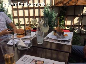 [P33] Gastropub '80 - '90 - hamburgerii » foto by mishu
 - 
<span class="allrVoted glyphicon glyphicon-heart hidden" id="av771445"></span>
<a class="m-l-10 hidden" id="sv771445" onclick="voting_Foto_DelVot(,771445,4083)" role="button">șterge vot <span class="glyphicon glyphicon-remove"></span></a>
<a id="v9771445" class=" c-red"  onclick="voting_Foto_SetVot(771445)" role="button"><span class="glyphicon glyphicon-heart-empty"></span> <b>LIKE</b> = Votează poza</a> <img class="hidden"  id="f771445W9" src="/imagini/loader.gif" border="0" /><span class="AjErrMes hidden" id="e771445ErM"></span>