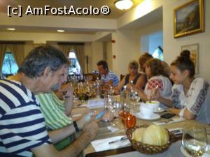 [P08] 7. Dragoș, în prim plan, cu soția, fiica Mihaelei, în stânga ei și prietena, în dreapta ei. Lângă ea este soțul lui AdrianBogdan.  » foto by doinafil
 - 
<span class="allrVoted glyphicon glyphicon-heart hidden" id="av975632"></span>
<a class="m-l-10 hidden" id="sv975632" onclick="voting_Foto_DelVot(,975632,4083)" role="button">șterge vot <span class="glyphicon glyphicon-remove"></span></a>
<a id="v9975632" class=" c-red"  onclick="voting_Foto_SetVot(975632)" role="button"><span class="glyphicon glyphicon-heart-empty"></span> <b>LIKE</b> = Votează poza</a> <img class="hidden"  id="f975632W9" src="/imagini/loader.gif" border="0" /><span class="AjErrMes hidden" id="e975632ErM"></span>