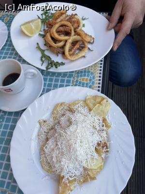 [P11] Calamarii prăjiți și cartofiorii acoperiți » foto by krisstinna
 - 
<span class="allrVoted glyphicon glyphicon-heart hidden" id="av1225971"></span>
<a class="m-l-10 hidden" id="sv1225971" onclick="voting_Foto_DelVot(,1225971,4083)" role="button">șterge vot <span class="glyphicon glyphicon-remove"></span></a>
<a id="v91225971" class=" c-red"  onclick="voting_Foto_SetVot(1225971)" role="button"><span class="glyphicon glyphicon-heart-empty"></span> <b>LIKE</b> = Votează poza</a> <img class="hidden"  id="f1225971W9" src="/imagini/loader.gif" border="0" /><span class="AjErrMes hidden" id="e1225971ErM"></span>