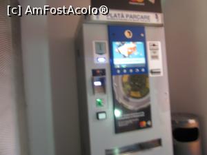 [P31] Automat de bilete nefuncţional &icirc;n garaj » foto by Michi
 - 
<span class="allrVoted glyphicon glyphicon-heart hidden" id="av1348359"></span>
<a class="m-l-10 hidden" id="sv1348359" onclick="voting_Foto_DelVot(,1348359,4083)" role="button">șterge vot <span class="glyphicon glyphicon-remove"></span></a>
<a id="v91348359" class=" c-red"  onclick="voting_Foto_SetVot(1348359)" role="button"><span class="glyphicon glyphicon-heart-empty"></span> <b>LIKE</b> = Votează poza</a> <img class="hidden"  id="f1348359W9" src="/imagini/loader.gif" border="0" /><span class="AjErrMes hidden" id="e1348359ErM"></span>