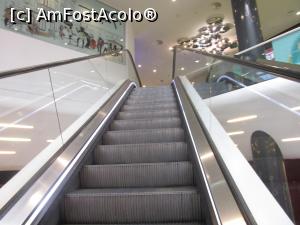 [P06] Scara rulantă spre et.2 » foto by Michi
 - 
<span class="allrVoted glyphicon glyphicon-heart hidden" id="av1348334"></span>
<a class="m-l-10 hidden" id="sv1348334" onclick="voting_Foto_DelVot(,1348334,4083)" role="button">șterge vot <span class="glyphicon glyphicon-remove"></span></a>
<a id="v91348334" class=" c-red"  onclick="voting_Foto_SetVot(1348334)" role="button"><span class="glyphicon glyphicon-heart-empty"></span> <b>LIKE</b> = Votează poza</a> <img class="hidden"  id="f1348334W9" src="/imagini/loader.gif" border="0" /><span class="AjErrMes hidden" id="e1348334ErM"></span>