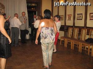 [P10] Restaurant SELECT  / Se danseaza la orice varsta » foto by Michi
 - 
<span class="allrVoted glyphicon glyphicon-heart hidden" id="av367700"></span>
<a class="m-l-10 hidden" id="sv367700" onclick="voting_Foto_DelVot(,367700,4083)" role="button">șterge vot <span class="glyphicon glyphicon-remove"></span></a>
<a id="v9367700" class=" c-red"  onclick="voting_Foto_SetVot(367700)" role="button"><span class="glyphicon glyphicon-heart-empty"></span> <b>LIKE</b> = Votează poza</a> <img class="hidden"  id="f367700W9" src="/imagini/loader.gif" border="0" /><span class="AjErrMes hidden" id="e367700ErM"></span>