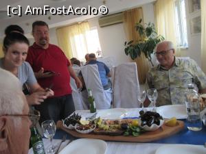 [P24] Don Mariano, Ana şi ginerele meu în faţa platoului principal » foto by Michi
 - 
<span class="allrVoted glyphicon glyphicon-heart hidden" id="av775180"></span>
<a class="m-l-10 hidden" id="sv775180" onclick="voting_Foto_DelVot(,775180,4083)" role="button">șterge vot <span class="glyphicon glyphicon-remove"></span></a>
<a id="v9775180" class=" c-red"  onclick="voting_Foto_SetVot(775180)" role="button"><span class="glyphicon glyphicon-heart-empty"></span> <b>LIKE</b> = Votează poza</a> <img class="hidden"  id="f775180W9" src="/imagini/loader.gif" border="0" /><span class="AjErrMes hidden" id="e775180ErM"></span>