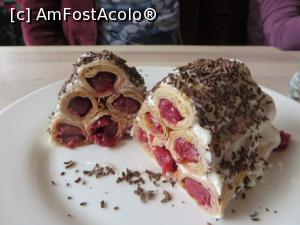[P15] Un desert delicios: „Căciula lui Guguță”.  » foto by tata123 🔱
 - 
<span class="allrVoted glyphicon glyphicon-heart hidden" id="av1071960"></span>
<a class="m-l-10 hidden" id="sv1071960" onclick="voting_Foto_DelVot(,1071960,4083)" role="button">șterge vot <span class="glyphicon glyphicon-remove"></span></a>
<a id="v91071960" class=" c-red"  onclick="voting_Foto_SetVot(1071960)" role="button"><span class="glyphicon glyphicon-heart-empty"></span> <b>LIKE</b> = Votează poza</a> <img class="hidden"  id="f1071960W9" src="/imagini/loader.gif" border="0" /><span class="AjErrMes hidden" id="e1071960ErM"></span>