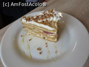 [P16] Tort „Smetanik” - smântână, nuci, miere și vișine.  » foto by tata123 🔱
 - 
<span class="allrVoted glyphicon glyphicon-heart hidden" id="av1071961"></span>
<a class="m-l-10 hidden" id="sv1071961" onclick="voting_Foto_DelVot(,1071961,4083)" role="button">șterge vot <span class="glyphicon glyphicon-remove"></span></a>
<a id="v91071961" class=" c-red"  onclick="voting_Foto_SetVot(1071961)" role="button"><span class="glyphicon glyphicon-heart-empty"></span> <b>LIKE</b> = Votează poza</a> <img class="hidden"  id="f1071961W9" src="/imagini/loader.gif" border="0" /><span class="AjErrMes hidden" id="e1071961ErM"></span>
