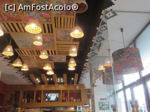 [P19] Până și tavanul e în ton cu tematica restaurantului.  » foto by tata123 🔱
 - 
<span class="allrVoted glyphicon glyphicon-heart hidden" id="av1071964"></span>
<a class="m-l-10 hidden" id="sv1071964" onclick="voting_Foto_DelVot(,1071964,4083)" role="button">șterge vot <span class="glyphicon glyphicon-remove"></span></a>
<a id="v91071964" class=" c-red"  onclick="voting_Foto_SetVot(1071964)" role="button"><span class="glyphicon glyphicon-heart-empty"></span> <b>LIKE</b> = Votează poza</a> <img class="hidden"  id="f1071964W9" src="/imagini/loader.gif" border="0" /><span class="AjErrMes hidden" id="e1071964ErM"></span>