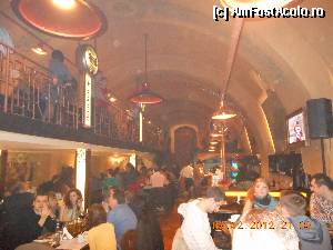 [P02] Intrarea si balconul.  » foto by benescu75
 - 
<span class="allrVoted glyphicon glyphicon-heart hidden" id="av387988"></span>
<a class="m-l-10 hidden" id="sv387988" onclick="voting_Foto_DelVot(,387988,4083)" role="button">șterge vot <span class="glyphicon glyphicon-remove"></span></a>
<a id="v9387988" class=" c-red"  onclick="voting_Foto_SetVot(387988)" role="button"><span class="glyphicon glyphicon-heart-empty"></span> <b>LIKE</b> = Votează poza</a> <img class="hidden"  id="f387988W9" src="/imagini/loader.gif" border="0" /><span class="AjErrMes hidden" id="e387988ErM"></span>