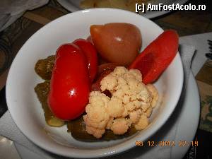 [P07] Salata de muraturi.  » foto by benescu75
 - 
<span class="allrVoted glyphicon glyphicon-heart hidden" id="av387997"></span>
<a class="m-l-10 hidden" id="sv387997" onclick="voting_Foto_DelVot(,387997,4083)" role="button">șterge vot <span class="glyphicon glyphicon-remove"></span></a>
<a id="v9387997" class=" c-red"  onclick="voting_Foto_SetVot(387997)" role="button"><span class="glyphicon glyphicon-heart-empty"></span> <b>LIKE</b> = Votează poza</a> <img class="hidden"  id="f387997W9" src="/imagini/loader.gif" border="0" /><span class="AjErrMes hidden" id="e387997ErM"></span>