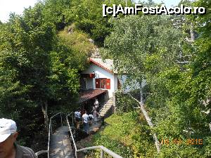 [P23] Cetatea Poienari - Aici se achita taxa de intrare.  » foto by iulianic
 - 
<span class="allrVoted glyphicon glyphicon-heart hidden" id="av694979"></span>
<a class="m-l-10 hidden" id="sv694979" onclick="voting_Foto_DelVot(,694979,4095)" role="button">șterge vot <span class="glyphicon glyphicon-remove"></span></a>
<a id="v9694979" class=" c-red"  onclick="voting_Foto_SetVot(694979)" role="button"><span class="glyphicon glyphicon-heart-empty"></span> <b>LIKE</b> = Votează poza</a> <img class="hidden"  id="f694979W9" src="/imagini/loader.gif" border="0" /><span class="AjErrMes hidden" id="e694979ErM"></span>