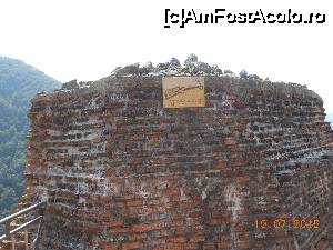 [P38] Cetatea Poienari - Zid din latura sudică.  » foto by iulianic
 - 
<span class="allrVoted glyphicon glyphicon-heart hidden" id="av694994"></span>
<a class="m-l-10 hidden" id="sv694994" onclick="voting_Foto_DelVot(,694994,4095)" role="button">șterge vot <span class="glyphicon glyphicon-remove"></span></a>
<a id="v9694994" class=" c-red"  onclick="voting_Foto_SetVot(694994)" role="button"><span class="glyphicon glyphicon-heart-empty"></span> <b>LIKE</b> = Votează poza</a> <img class="hidden"  id="f694994W9" src="/imagini/loader.gif" border="0" /><span class="AjErrMes hidden" id="e694994ErM"></span>