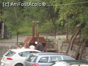 [P19] Într-un colț se afla un grătar ce putea fi folosit de turiștii cazați la vila Sovata.  » foto by Floryn81
 - 
<span class="allrVoted glyphicon glyphicon-heart hidden" id="av722030"></span>
<a class="m-l-10 hidden" id="sv722030" onclick="voting_Foto_DelVot(,722030,4158)" role="button">șterge vot <span class="glyphicon glyphicon-remove"></span></a>
<a id="v9722030" class=" c-red"  onclick="voting_Foto_SetVot(722030)" role="button"><span class="glyphicon glyphicon-heart-empty"></span> <b>LIKE</b> = Votează poza</a> <img class="hidden"  id="f722030W9" src="/imagini/loader.gif" border="0" /><span class="AjErrMes hidden" id="e722030ErM"></span>