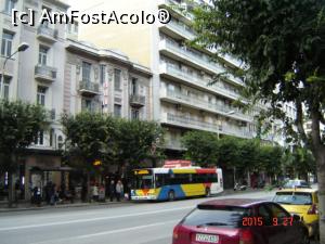 [P02] De pe fereastra hotelului El Greco, priveam cu surprindere culorile autobuzelor din Salonic.  » foto by hlli
 - 
<span class="allrVoted glyphicon glyphicon-heart hidden" id="av733027"></span>
<a class="m-l-10 hidden" id="sv733027" onclick="voting_Foto_DelVot(,733027,4165)" role="button">șterge vot <span class="glyphicon glyphicon-remove"></span></a>
<a id="v9733027" class=" c-red"  onclick="voting_Foto_SetVot(733027)" role="button"><span class="glyphicon glyphicon-heart-empty"></span> <b>LIKE</b> = Votează poza</a> <img class="hidden"  id="f733027W9" src="/imagini/loader.gif" border="0" /><span class="AjErrMes hidden" id="e733027ErM"></span>