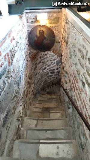 [P22] Din interiorul bisericii se coboară în catacombele Sf. Ioan Botezătorul » foto by bog68
 - 
<span class="allrVoted glyphicon glyphicon-heart hidden" id="av455111"></span>
<a class="m-l-10 hidden" id="sv455111" onclick="voting_Foto_DelVot(,455111,4165)" role="button">șterge vot <span class="glyphicon glyphicon-remove"></span></a>
<a id="v9455111" class=" c-red"  onclick="voting_Foto_SetVot(455111)" role="button"><span class="glyphicon glyphicon-heart-empty"></span> <b>LIKE</b> = Votează poza</a> <img class="hidden"  id="f455111W9" src="/imagini/loader.gif" border="0" /><span class="AjErrMes hidden" id="e455111ErM"></span>