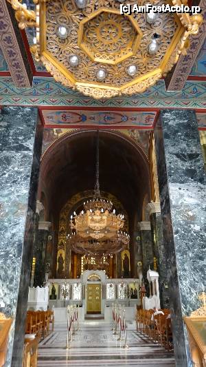 [P34] Interiorul Bisericii Panagias Dexias » foto by bog68
 - 
<span class="allrVoted glyphicon glyphicon-heart hidden" id="av455155"></span>
<a class="m-l-10 hidden" id="sv455155" onclick="voting_Foto_DelVot(,455155,4165)" role="button">șterge vot <span class="glyphicon glyphicon-remove"></span></a>
<a id="v9455155" class=" c-red"  onclick="voting_Foto_SetVot(455155)" role="button"><span class="glyphicon glyphicon-heart-empty"></span> <b>LIKE</b> = Votează poza</a> <img class="hidden"  id="f455155W9" src="/imagini/loader.gif" border="0" /><span class="AjErrMes hidden" id="e455155ErM"></span>