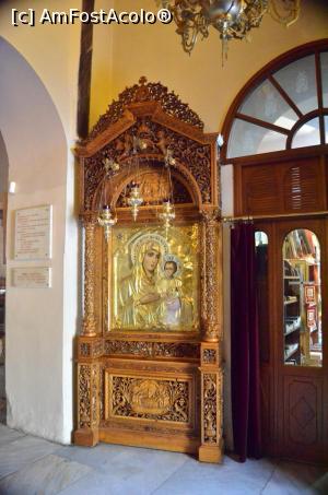 [P32] Prin Solun / Salonic - Biserica Sfântul Dumitru, icoana Fecioarei cu Pruncul Isus » foto by Dragoș_MD
 - 
<span class="allrVoted glyphicon glyphicon-heart hidden" id="av817373"></span>
<a class="m-l-10 hidden" id="sv817373" onclick="voting_Foto_DelVot(,817373,4165)" role="button">șterge vot <span class="glyphicon glyphicon-remove"></span></a>
<a id="v9817373" class=" c-red"  onclick="voting_Foto_SetVot(817373)" role="button"><span class="glyphicon glyphicon-heart-empty"></span> <b>LIKE</b> = Votează poza</a> <img class="hidden"  id="f817373W9" src="/imagini/loader.gif" border="0" /><span class="AjErrMes hidden" id="e817373ErM"></span>