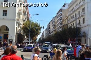 [P40] Prin Solun / Salonic - forfotă pe pietonala Aristhotelos, la o intersecție cu altă stradă » foto by Dragoș_MD
 - 
<span class="allrVoted glyphicon glyphicon-heart hidden" id="av817381"></span>
<a class="m-l-10 hidden" id="sv817381" onclick="voting_Foto_DelVot(,817381,4165)" role="button">șterge vot <span class="glyphicon glyphicon-remove"></span></a>
<a id="v9817381" class=" c-red"  onclick="voting_Foto_SetVot(817381)" role="button"><span class="glyphicon glyphicon-heart-empty"></span> <b>LIKE</b> = Votează poza</a> <img class="hidden"  id="f817381W9" src="/imagini/loader.gif" border="0" /><span class="AjErrMes hidden" id="e817381ErM"></span>