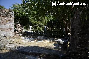 [P30] Fosta fantana din curte bisericii Agios Dimitrios » foto by Muffin2009*
 - 
<span class="allrVoted glyphicon glyphicon-heart hidden" id="av398026"></span>
<a class="m-l-10 hidden" id="sv398026" onclick="voting_Foto_DelVot(,398026,4165)" role="button">șterge vot <span class="glyphicon glyphicon-remove"></span></a>
<a id="v9398026" class=" c-red"  onclick="voting_Foto_SetVot(398026)" role="button"><span class="glyphicon glyphicon-heart-empty"></span> <b>LIKE</b> = Votează poza</a> <img class="hidden"  id="f398026W9" src="/imagini/loader.gif" border="0" /><span class="AjErrMes hidden" id="e398026ErM"></span>