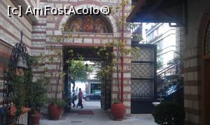 [P07] Intrare la Mănăstirea Teodora din oraşul Salonic, Grecia. » foto by traian.leuca †
 - 
<span class="allrVoted glyphicon glyphicon-heart hidden" id="av729999"></span>
<a class="m-l-10 hidden" id="sv729999" onclick="voting_Foto_DelVot(,729999,4165)" role="button">șterge vot <span class="glyphicon glyphicon-remove"></span></a>
<a id="v9729999" class=" c-red"  onclick="voting_Foto_SetVot(729999)" role="button"><span class="glyphicon glyphicon-heart-empty"></span> <b>LIKE</b> = Votează poza</a> <img class="hidden"  id="f729999W9" src="/imagini/loader.gif" border="0" /><span class="AjErrMes hidden" id="e729999ErM"></span>