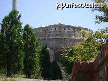 [P15] Arcul lui Galerius din Salonic - Biserica Rotonda » foto by biancuta
 - 
<span class="allrVoted glyphicon glyphicon-heart hidden" id="av347615"></span>
<a class="m-l-10 hidden" id="sv347615" onclick="voting_Foto_DelVot(,347615,4165)" role="button">șterge vot <span class="glyphicon glyphicon-remove"></span></a>
<a id="v9347615" class=" c-red"  onclick="voting_Foto_SetVot(347615)" role="button"><span class="glyphicon glyphicon-heart-empty"></span> <b>LIKE</b> = Votează poza</a> <img class="hidden"  id="f347615W9" src="/imagini/loader.gif" border="0" /><span class="AjErrMes hidden" id="e347615ErM"></span>