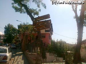 [P05] Indicator turistic pe str. Theotokopoulou (langa Biserica Taxiarchon)  » foto by calator2000
 - 
<span class="allrVoted glyphicon glyphicon-heart hidden" id="av565715"></span>
<a class="m-l-10 hidden" id="sv565715" onclick="voting_Foto_DelVot(,565715,4165)" role="button">șterge vot <span class="glyphicon glyphicon-remove"></span></a>
<a id="v9565715" class=" c-red"  onclick="voting_Foto_SetVot(565715)" role="button"><span class="glyphicon glyphicon-heart-empty"></span> <b>LIKE</b> = Votează poza</a> <img class="hidden"  id="f565715W9" src="/imagini/loader.gif" border="0" /><span class="AjErrMes hidden" id="e565715ErM"></span>