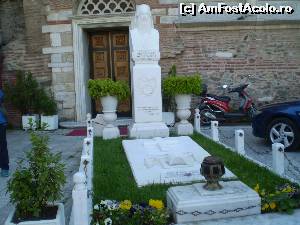 [P08] In fața Catedralei Sf. Dimitrie - Salonic.  » foto by Mihai18*
 - 
<span class="allrVoted glyphicon glyphicon-heart hidden" id="av650632"></span>
<a class="m-l-10 hidden" id="sv650632" onclick="voting_Foto_DelVot(,650632,4165)" role="button">șterge vot <span class="glyphicon glyphicon-remove"></span></a>
<a id="v9650632" class=" c-red"  onclick="voting_Foto_SetVot(650632)" role="button"><span class="glyphicon glyphicon-heart-empty"></span> <b>LIKE</b> = Votează poza</a> <img class="hidden"  id="f650632W9" src="/imagini/loader.gif" border="0" /><span class="AjErrMes hidden" id="e650632ErM"></span>