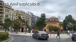 [P16] Biserica Sfanta Sofia a fost transformata in moschee, insa a fost reconvertita in biserica ortodoxa odata cu eliberarea Salonicului de sub dominatia otomana, in anul 1912. Odata cu distrugerea Bisericii Sfantului Dimitrios din anul 1917, aceasta a fost principala catedrala a orasului. 
Acesta a fost circuitul de dimineata al Salonicului pe care l-am facut, inainte de a ne desparti de grupul de romani care urma sa se intoarca in tara, noi continuandu-ne vacanta pe alte meleaguri insorite. » foto by geani anto
 - 
<span class="allrVoted glyphicon glyphicon-heart hidden" id="av1533826"></span>
<a class="m-l-10 hidden" id="sv1533826" onclick="voting_Foto_DelVot(,1533826,4165)" role="button">șterge vot <span class="glyphicon glyphicon-remove"></span></a>
<a id="v91533826" class=" c-red"  onclick="voting_Foto_SetVot(1533826)" role="button"><span class="glyphicon glyphicon-heart-empty"></span> <b>LIKE</b> = Votează poza</a> <img class="hidden"  id="f1533826W9" src="/imagini/loader.gif" border="0" /><span class="AjErrMes hidden" id="e1533826ErM"></span>