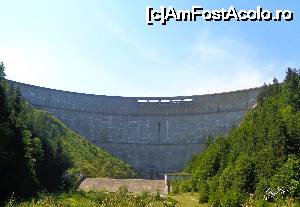 [P02] Barajul Valea Draganului văzut de jos de la cota -120m fata de nivelul apei din bazin când este plin la cote maxime. Azil-am găsit cam golit, probabil din cauza secetei crunte ce s-a abătut peste noi...  » foto by DANYBAKO
 - 
<span class="allrVoted glyphicon glyphicon-heart hidden" id="av660543"></span>
<a class="m-l-10 hidden" id="sv660543" onclick="voting_Foto_DelVot(,660543,4186)" role="button">șterge vot <span class="glyphicon glyphicon-remove"></span></a>
<a id="v9660543" class=" c-red"  onclick="voting_Foto_SetVot(660543)" role="button"><span class="glyphicon glyphicon-heart-empty"></span> <b>LIKE</b> = Votează poza</a> <img class="hidden"  id="f660543W9" src="/imagini/loader.gif" border="0" /><span class="AjErrMes hidden" id="e660543ErM"></span>