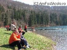 [P6x] Vedeti si alti plictisiti care stateau la coada la barca » foto by lizuk
 - 
<span class="allrVoted glyphicon glyphicon-heart hidden" id="av34510"></span>
<a class="m-l-10 hidden" id="sv34510" onclick="voting_Foto_DelVot(,34510,4197)" role="button">șterge vot <span class="glyphicon glyphicon-remove"></span></a>
<a id="v934510" class=" c-red"  onclick="voting_Foto_SetVot(34510)" role="button"><span class="glyphicon glyphicon-heart-empty"></span> <b>LIKE</b> = Votează poza</a> <img class="hidden"  id="f34510W9" src="/imagini/loader.gif" border="0" /><span class="AjErrMes hidden" id="e34510ErM"></span>