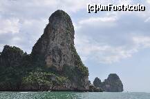 [P12] Marea in fata Railay Beach...in fundal 'Camel Island' » foto by bogdanabu dhabi
 - 
<span class="allrVoted glyphicon glyphicon-heart hidden" id="av169924"></span>
<a class="m-l-10 hidden" id="sv169924" onclick="voting_Foto_DelVot(,169924,4203)" role="button">șterge vot <span class="glyphicon glyphicon-remove"></span></a>
<a id="v9169924" class=" c-red"  onclick="voting_Foto_SetVot(169924)" role="button"><span class="glyphicon glyphicon-heart-empty"></span> <b>LIKE</b> = Votează poza</a> <img class="hidden"  id="f169924W9" src="/imagini/loader.gif" border="0" /><span class="AjErrMes hidden" id="e169924ErM"></span>
